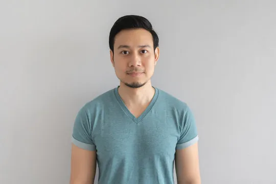 分析师头像占位图